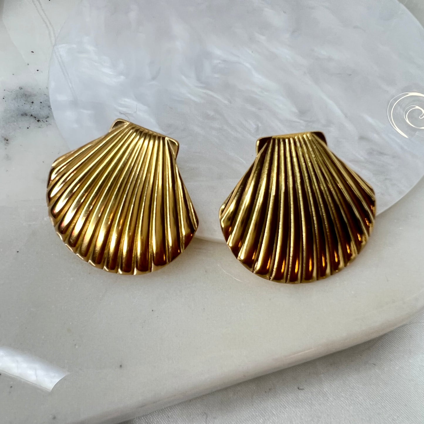 ATLANTIS SHELL EARRINGS