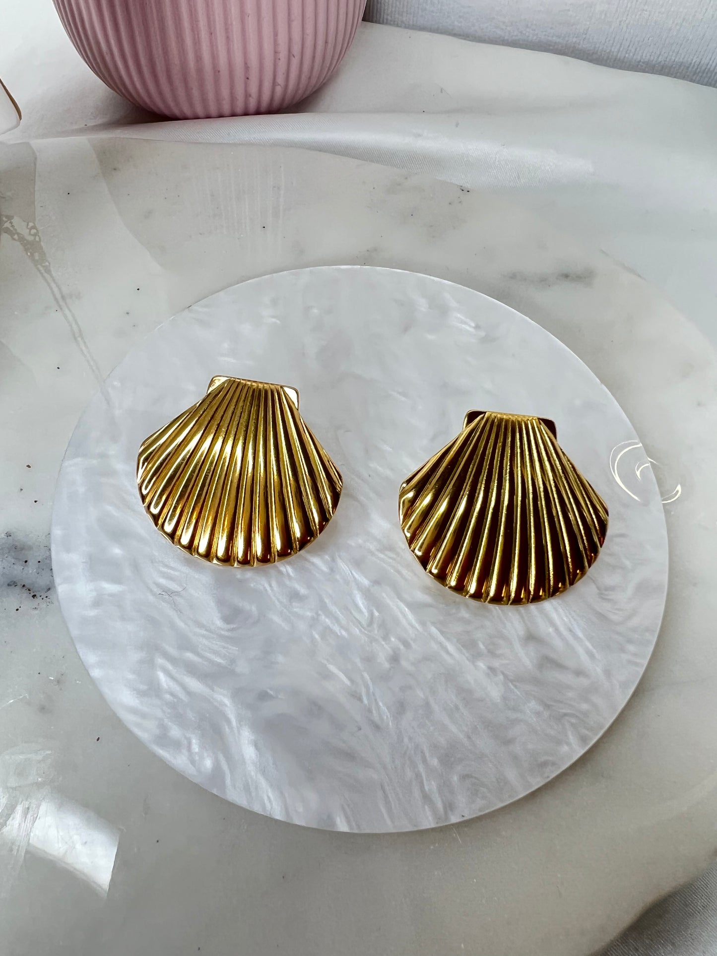 ATLANTIS SHELL EARRINGS