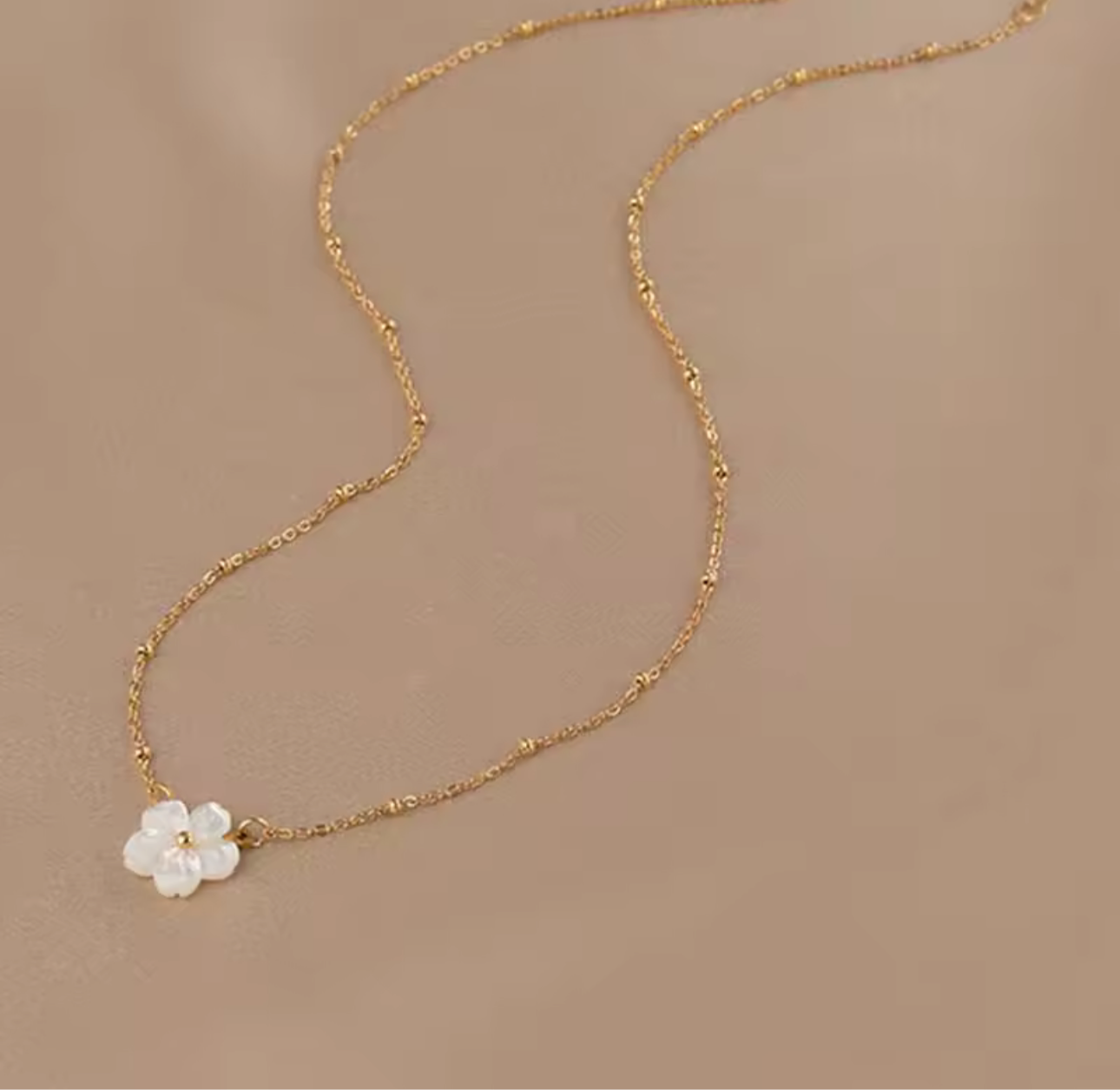 BLOMMIE NECKLACE