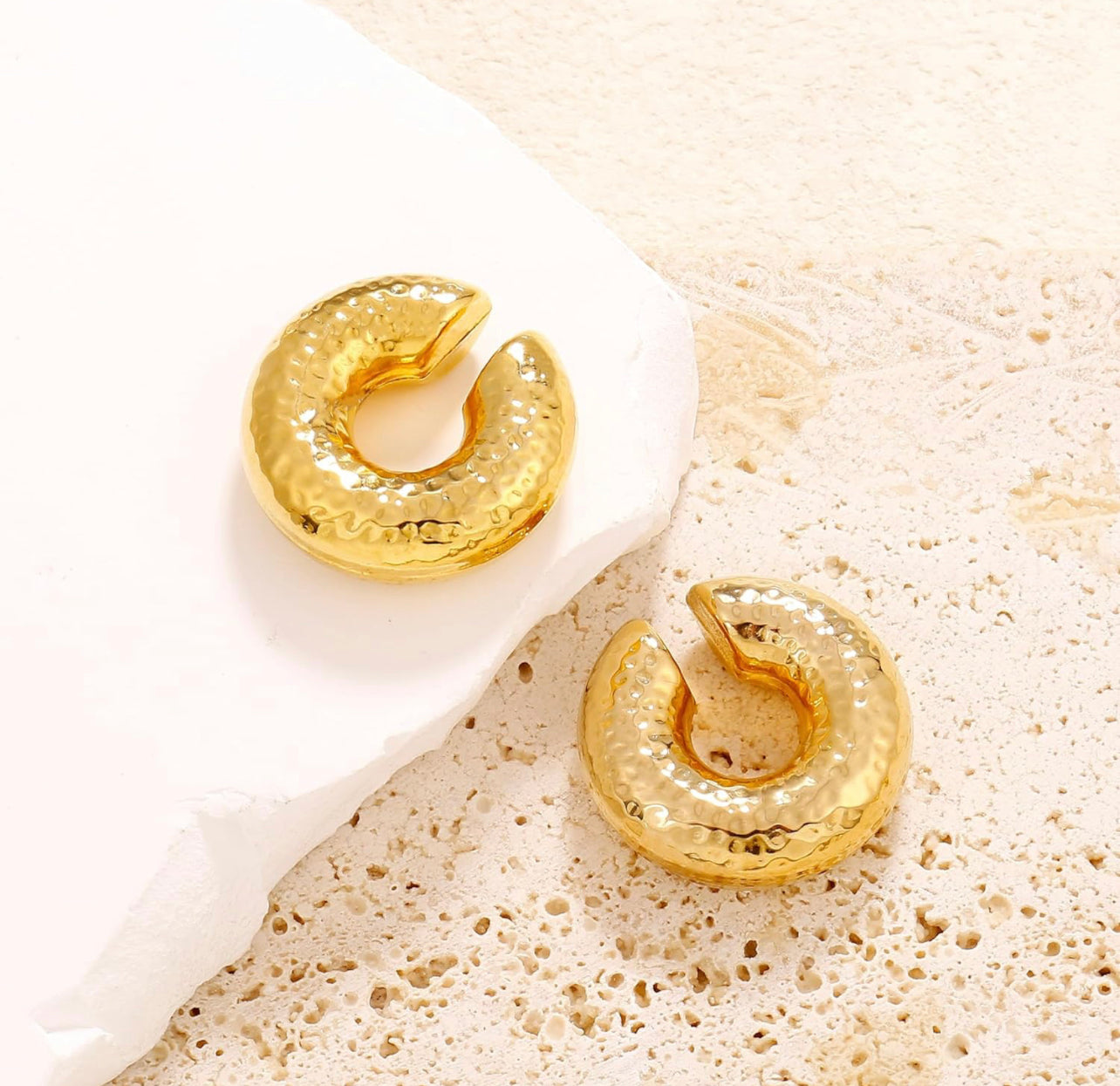 NICOLE HAMMERED CHUNKY EAR CUFF 18KGOLD PLATED
