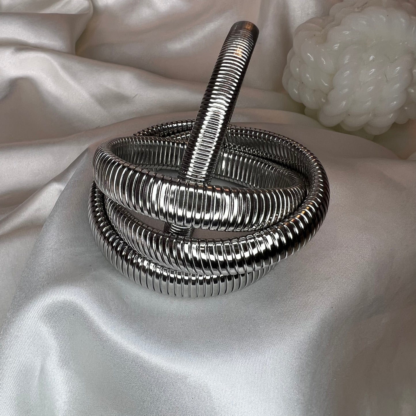 CAROL VINTAGE BANGLE