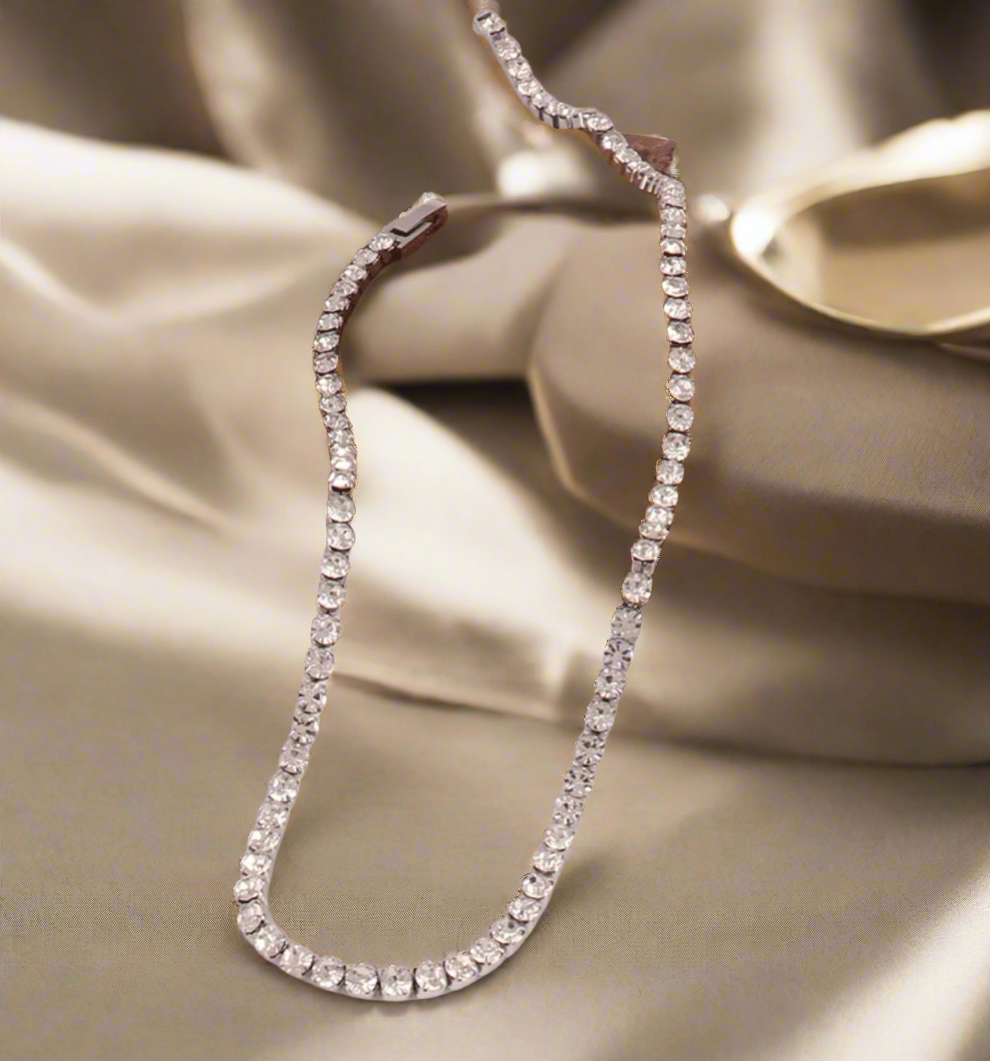 LUVIE RHINESTONES NECKLACE