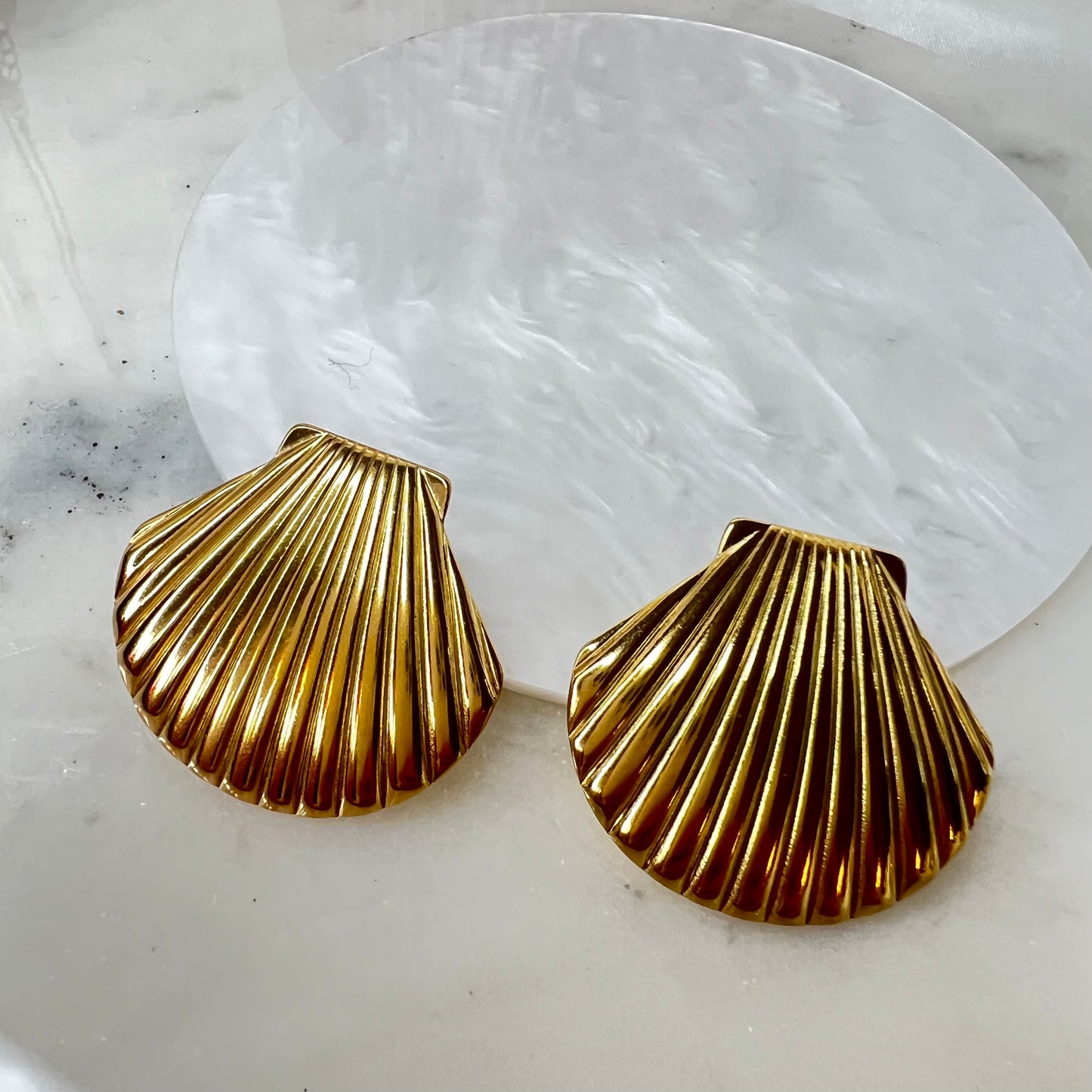 ATLANTIS SHELL EARRINGS