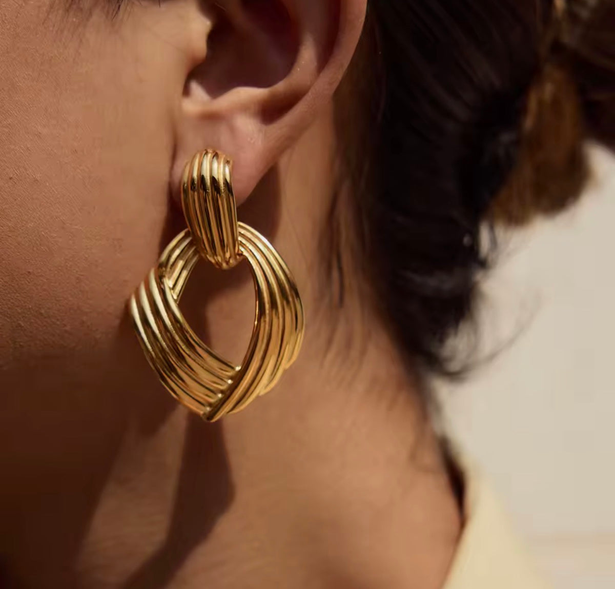 ALARA OVERSIZED EARRINGS