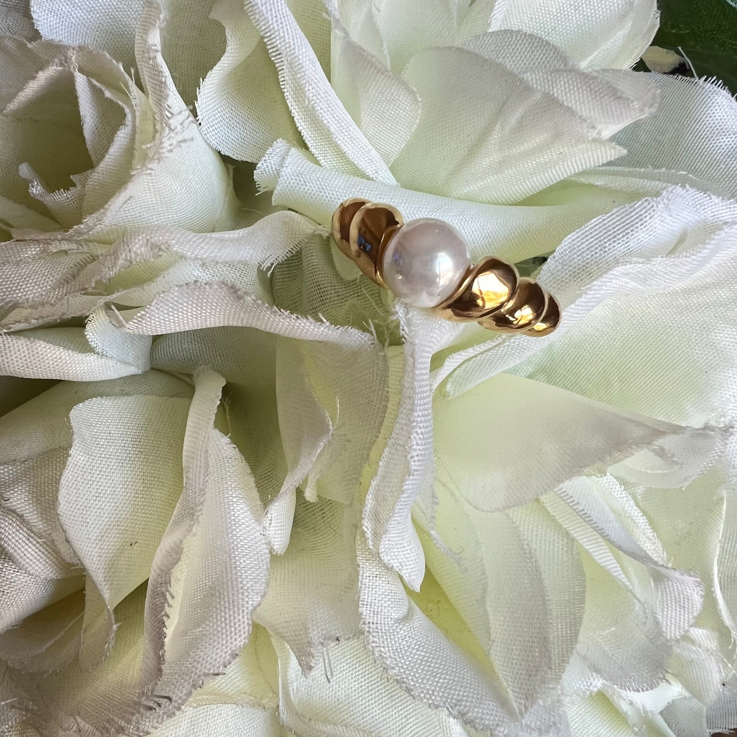 DAYIT SPIRAL PEARL RING