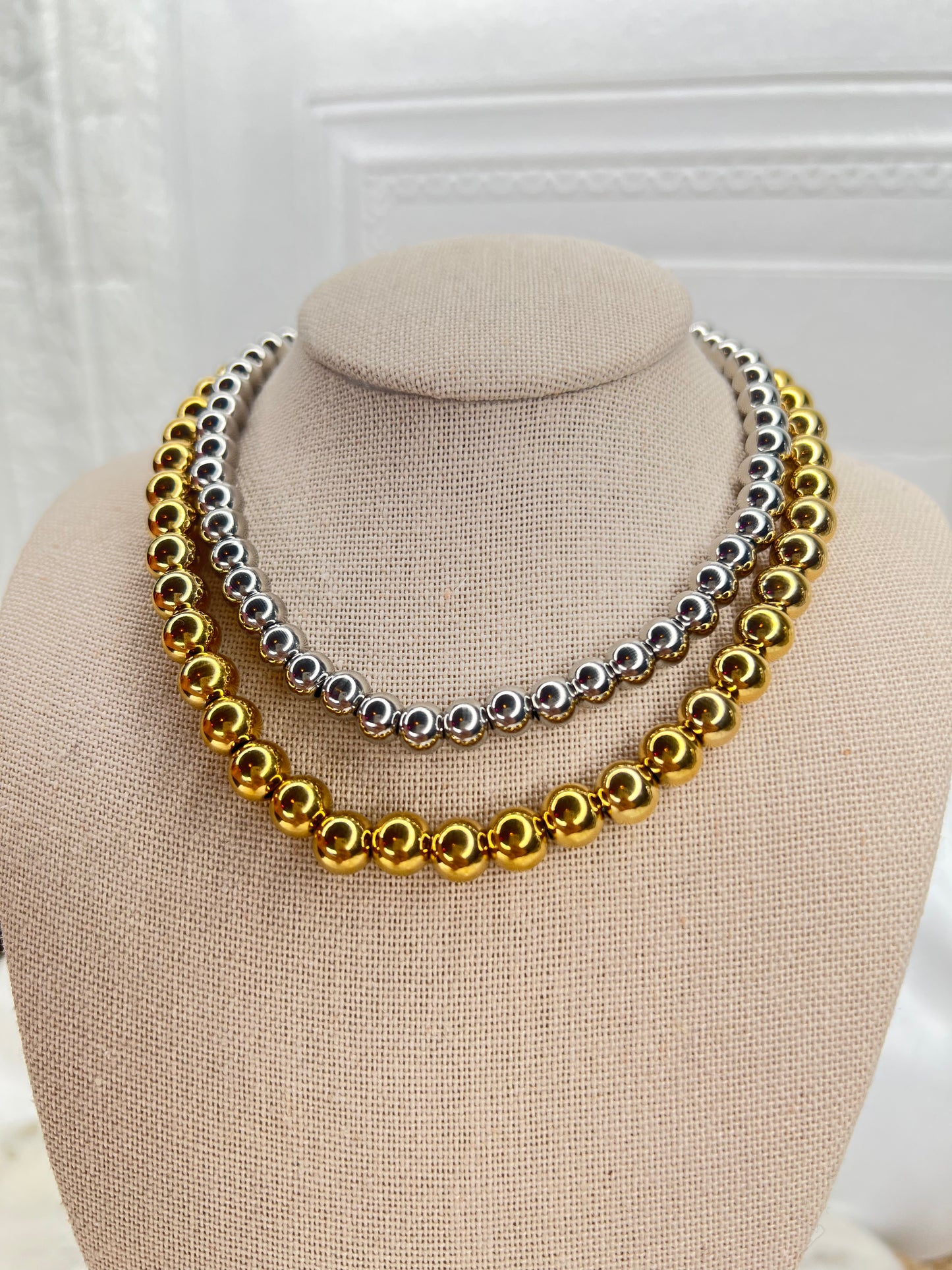 DHALIA BALL NECKLACE