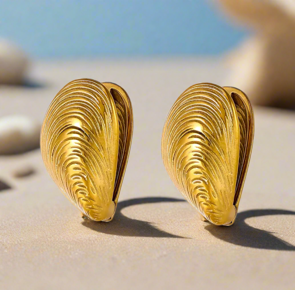 ORO CONCHA EARRINGS