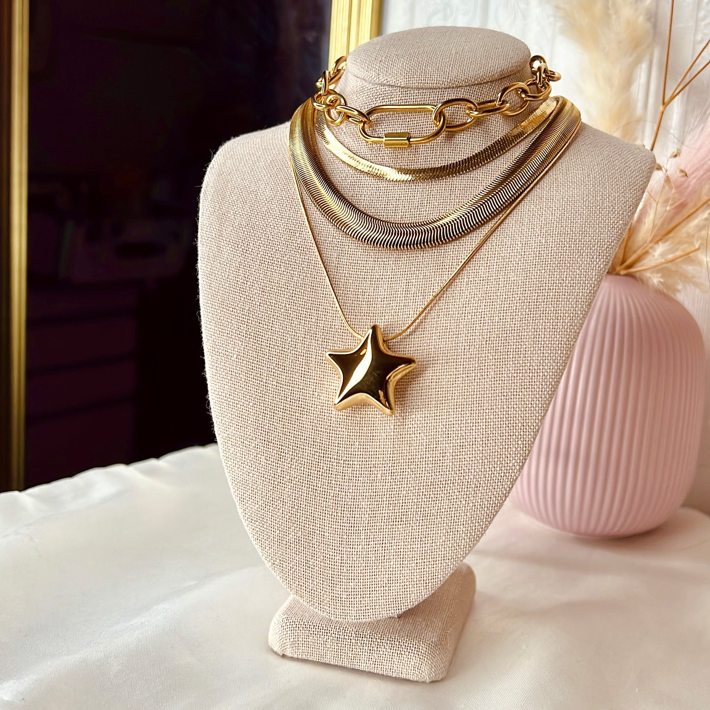 CHUNKY STAR NECKLACE