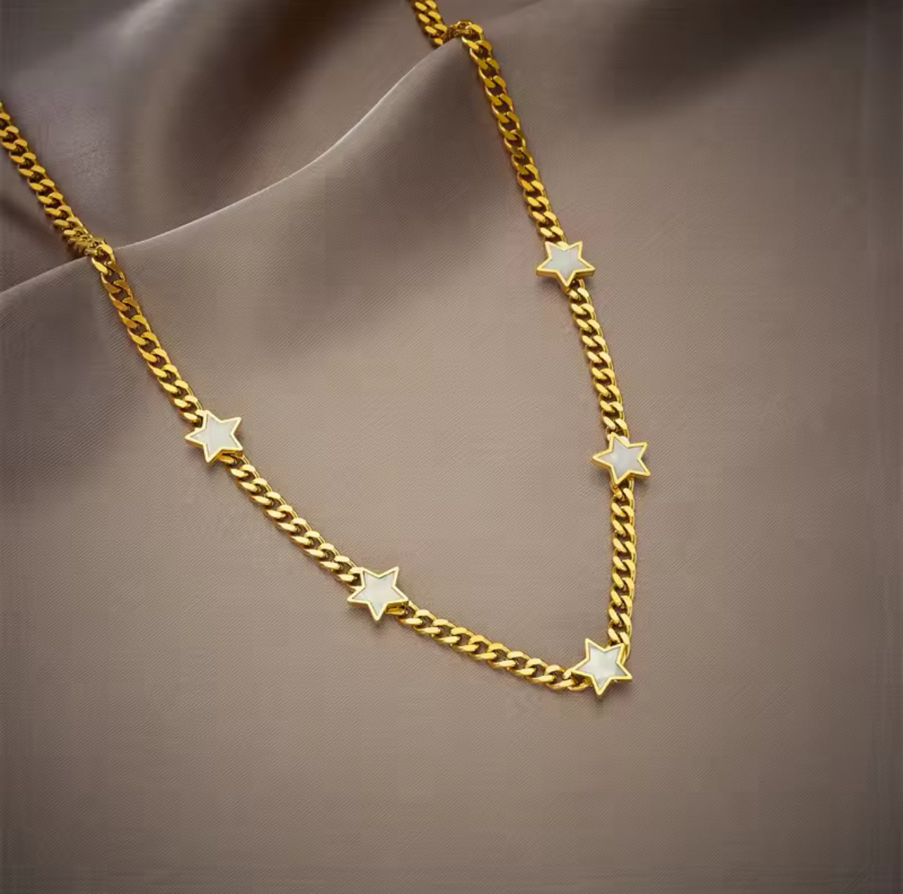 LITTLE STAR NECKLACE