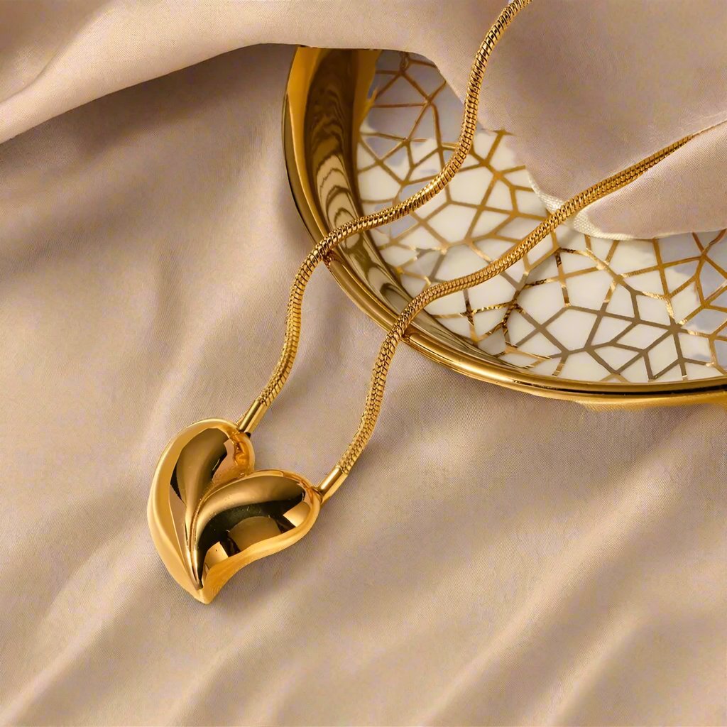 LE MOM HEART NECKLACE