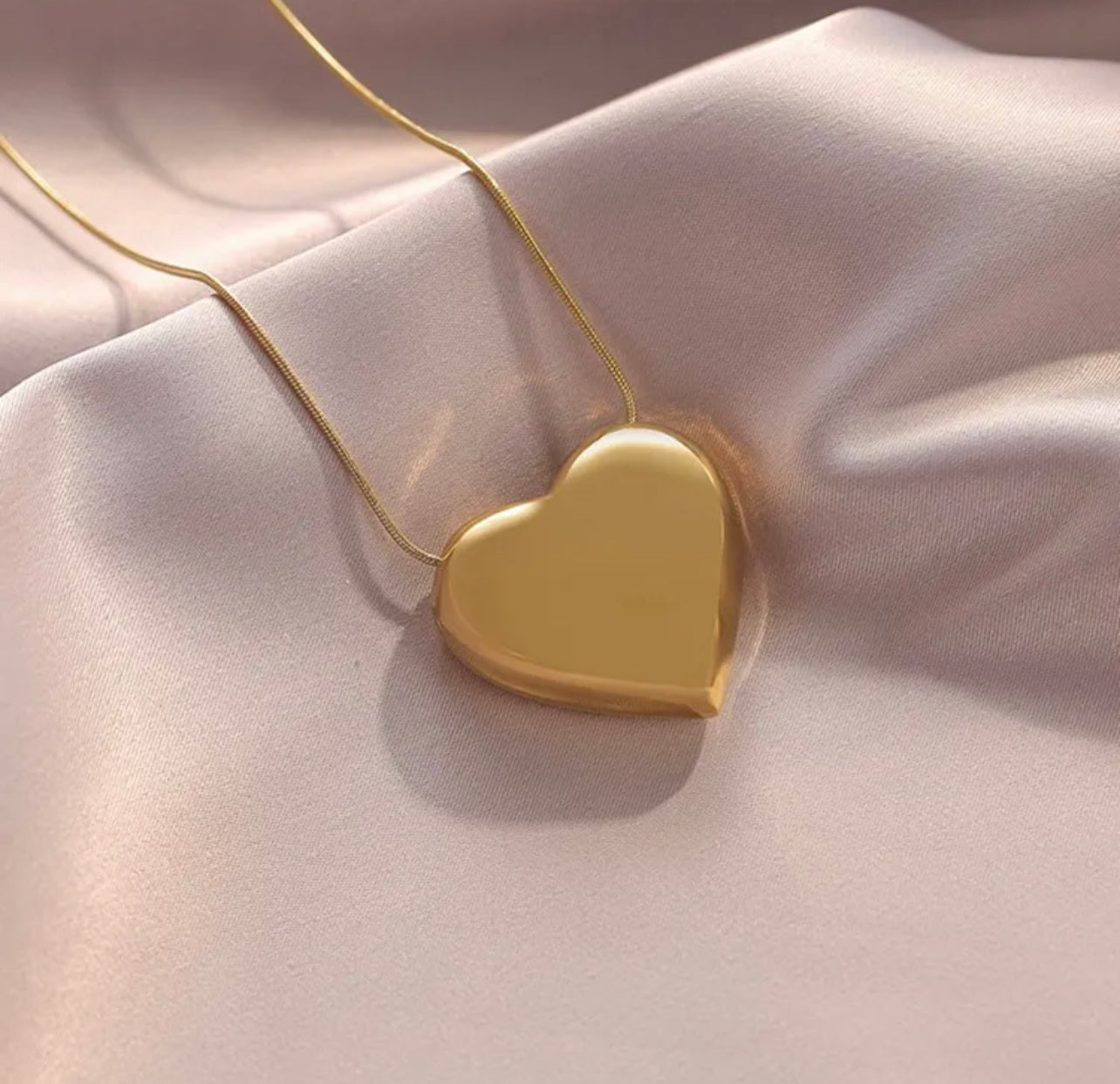 KATTIE HEART NECKLACE